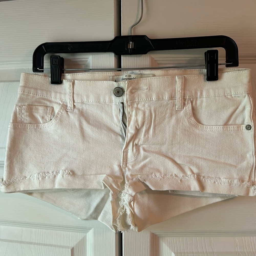 Abercrombie & Fitch White Cuffed Shorts